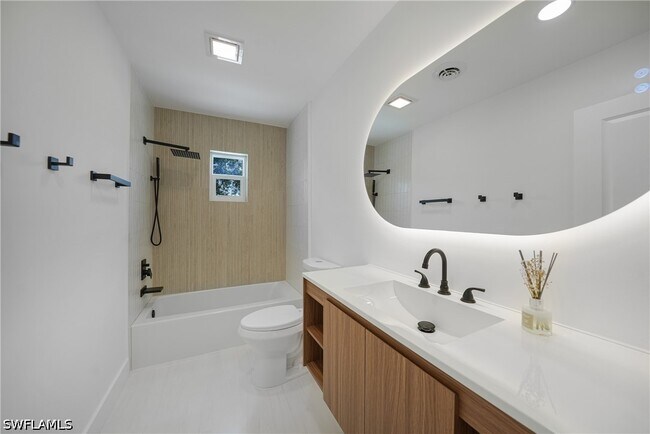 Building Photo - 27381 Voyageur Dr