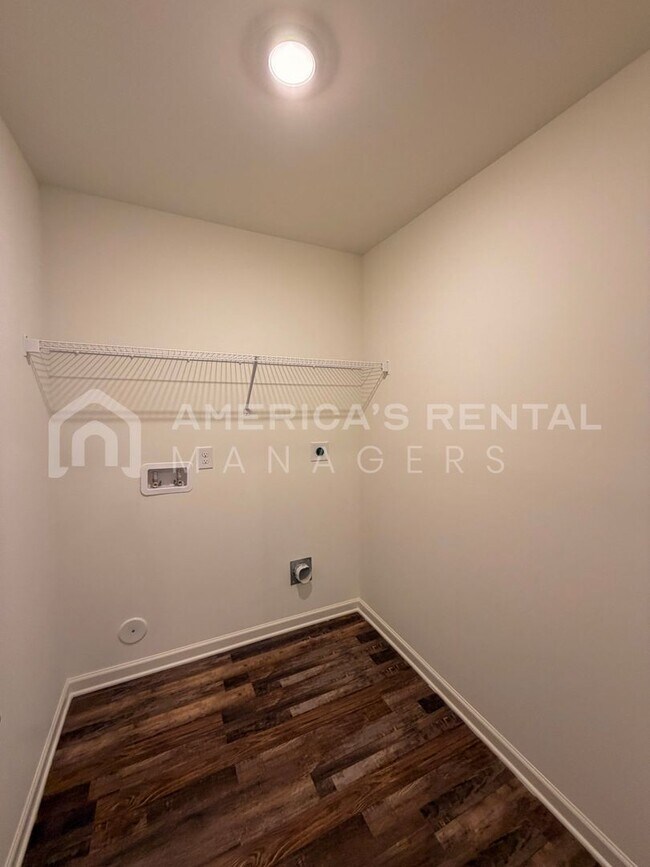 Building Photo - New Construction & Modern Living in Sandy Ridge!