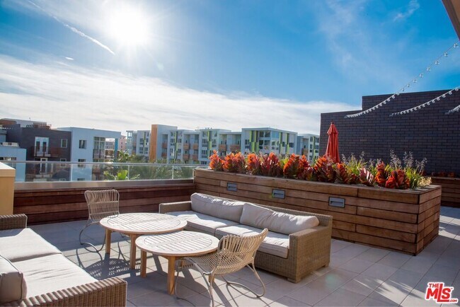 Building Photo - 12760 Millennium Dr