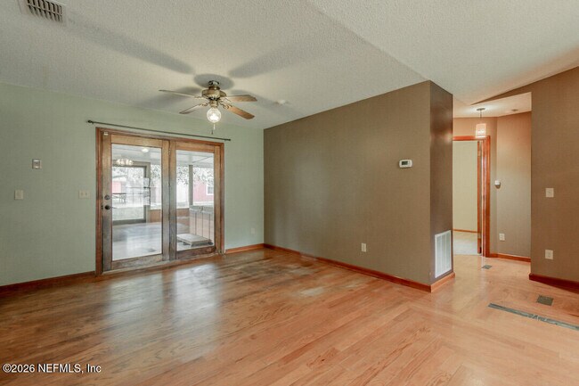 Building Photo - 4523 Chipmunk Rd