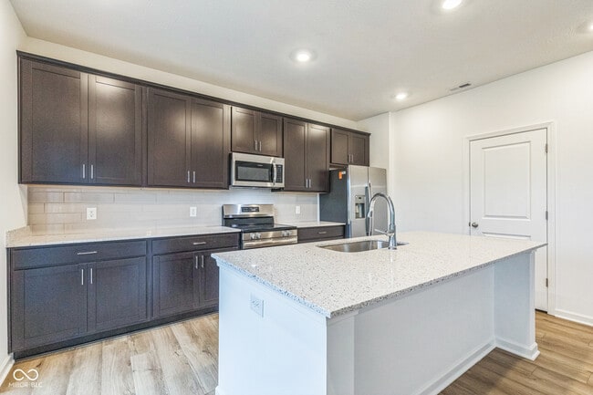 Building Photo - 3449 Briarwick Dr