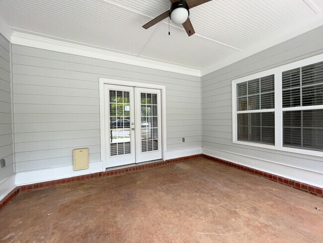 Building Photo - 2196 Eisenhower Ave