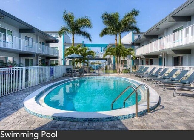 Building Photo - 1846 Shore Dr S