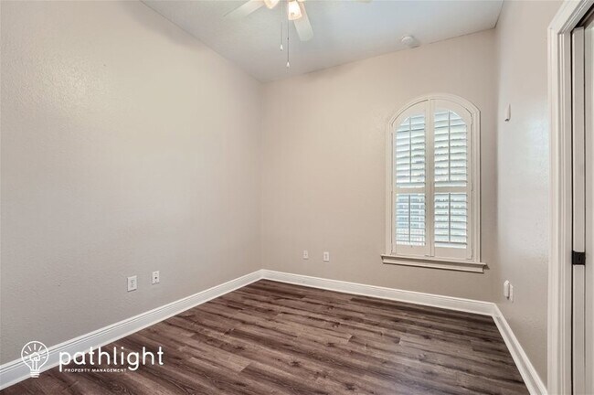 Building Photo - 461 Sanford Ave