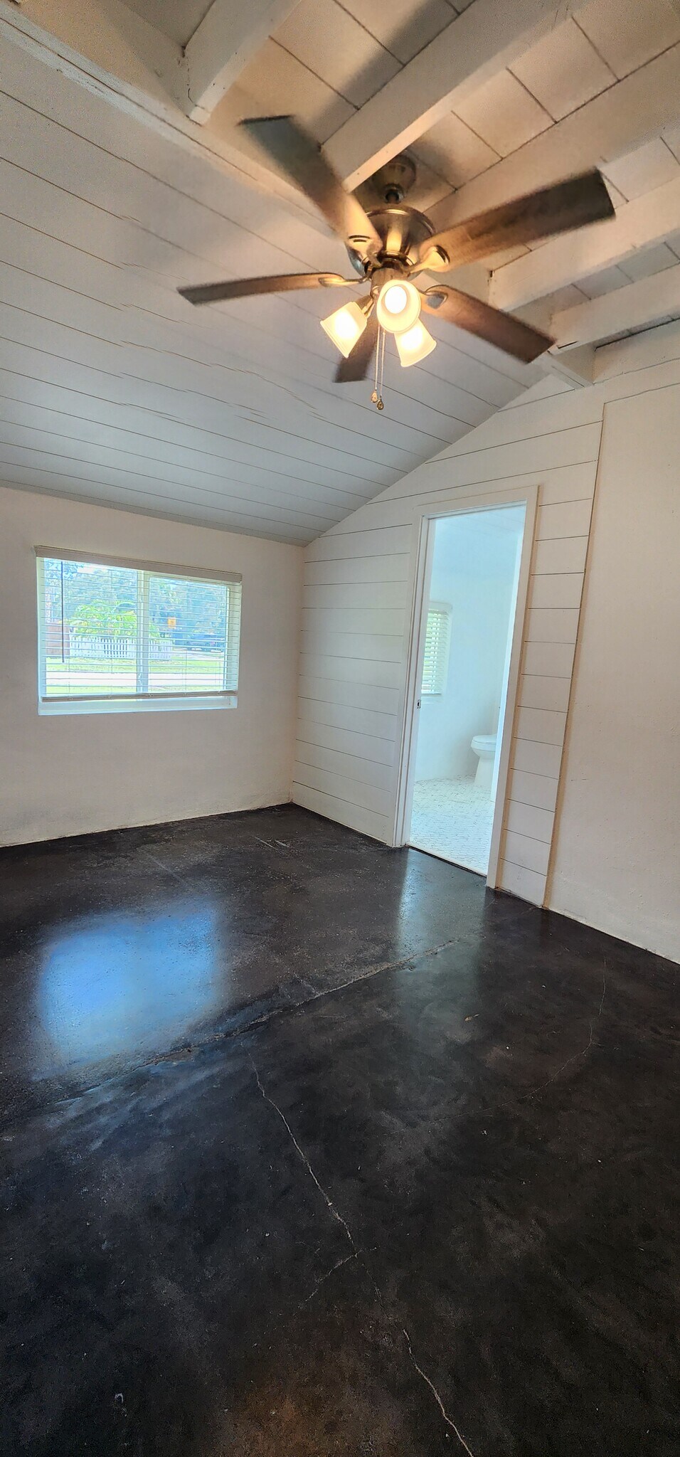 Building Photo - 1576 Avocado Ave