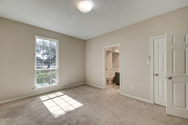Building Photo - 2400 N Braeswood Blvd