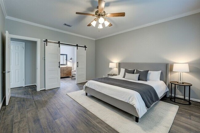 Building Photo - 3422 Mesquite Dr