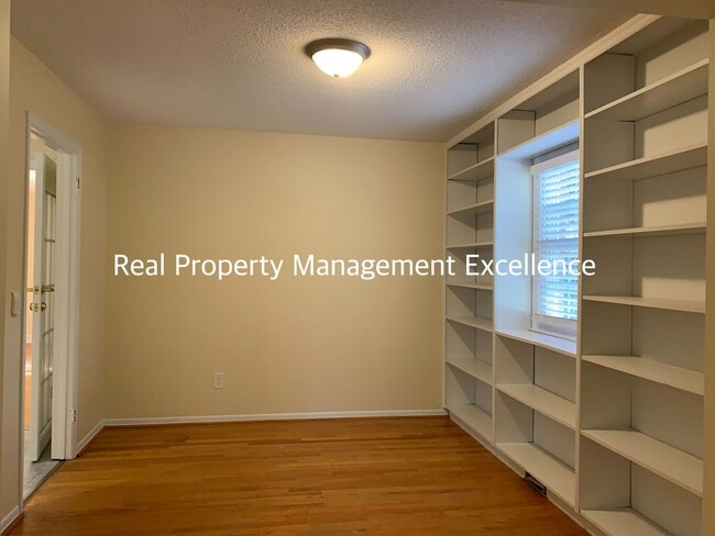 Building Photo - Renovated Raleigh Ranch, Convenient To 440...