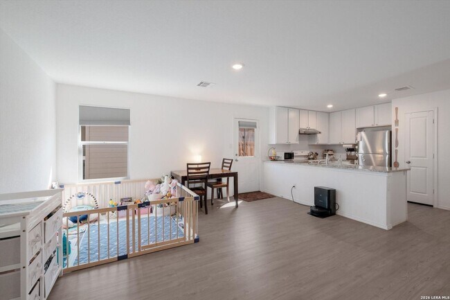 Building Photo - Charming 3- Bedroom in Rosillo Ranch