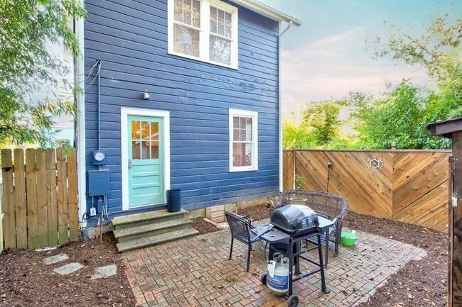 Building Photo - 116 Reid St