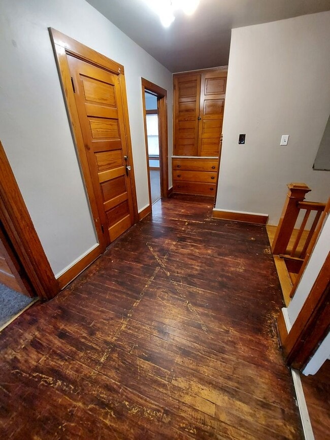 Building Photo - 920 Dousman St