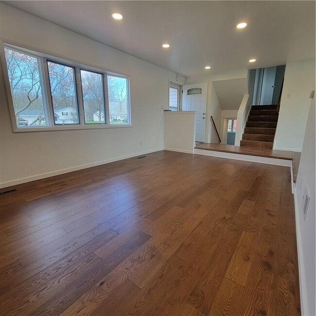 Building Photo - 47 Crimson Bramble Rd