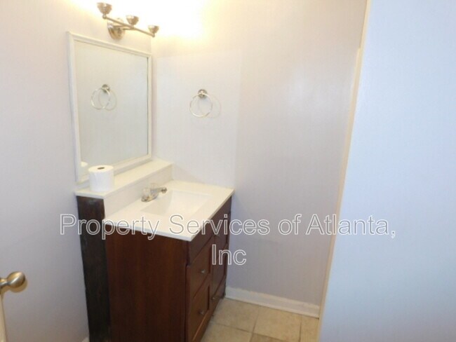 Building Photo - 230 Shiloh Hills Dr NW
