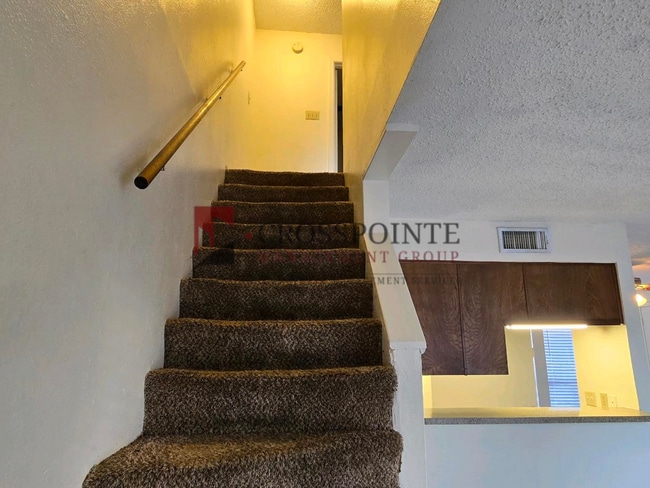 Building Photo - Schedule Your Tour Today! Newly Updated 2/1.5 Townhome in Longview