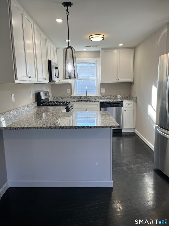 Building Photo - 395 Blake St