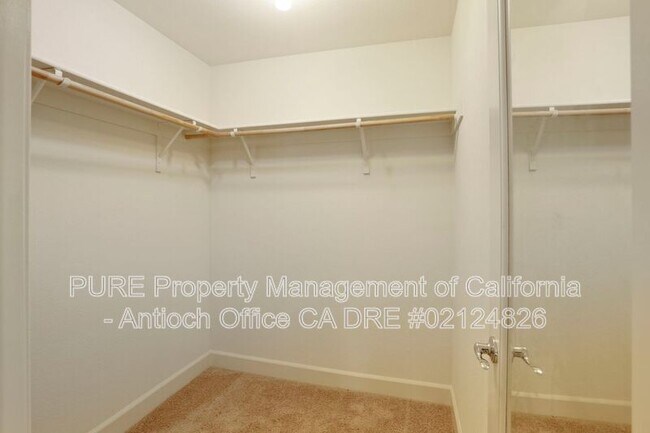 Building Photo - 60 Xena Court