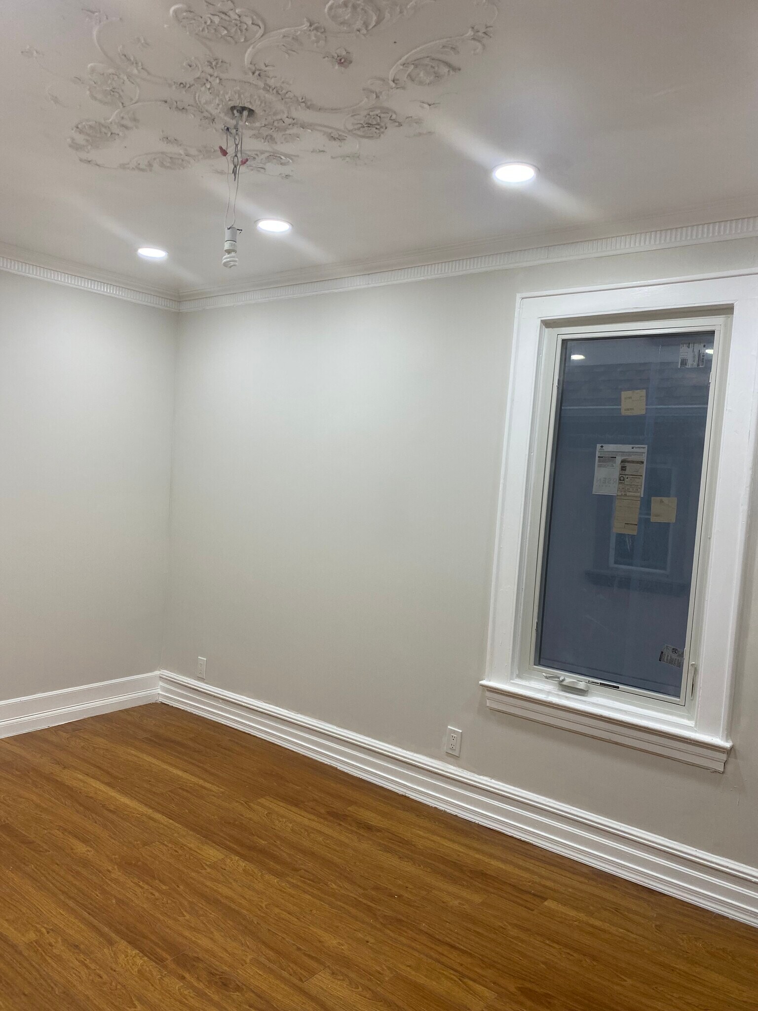 Building Photo - 1820 E 19th St