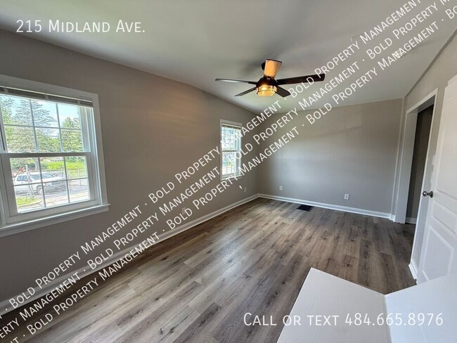 Building Photo - 215 Midland Ave