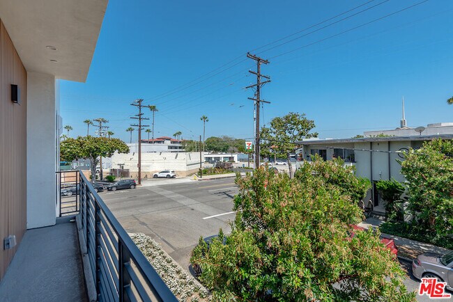 Building Photo - 4095 Sawtelle Blvd