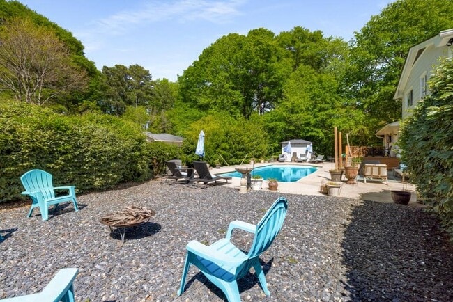 Building Photo - 4014 Foxglove Rd