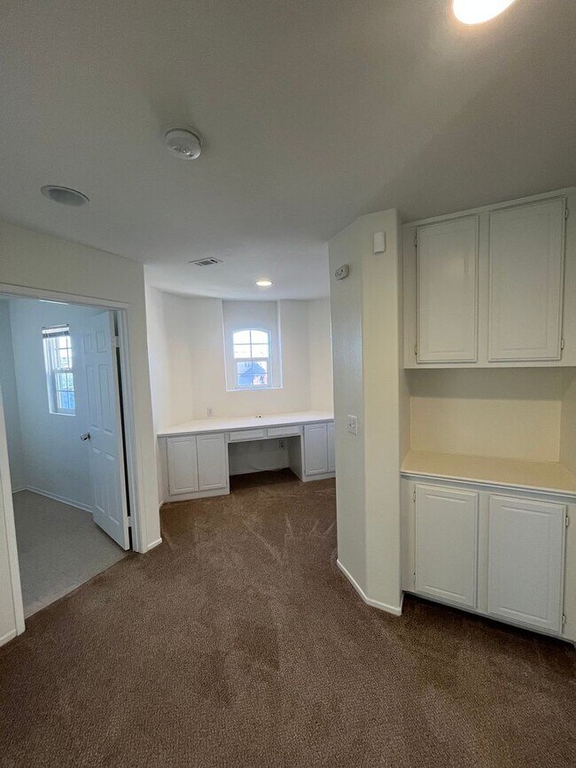 Building Photo - 11155 Picard Pl