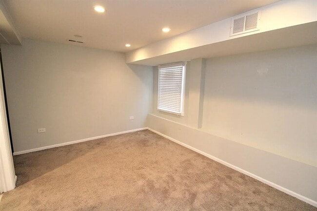 Building Photo - 712 N Willard Ct