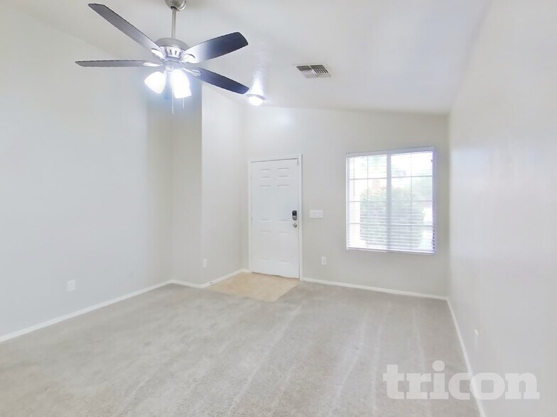Building Photo - 1491 E Stirrup Ln