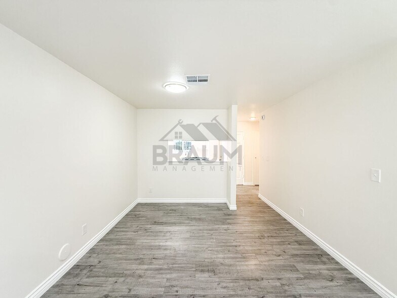 Building Photo - 14257 Friar St