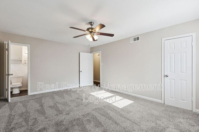 Building Photo - 7009 Corona Dr
