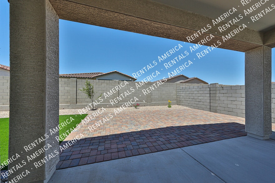 Building Photo - 24144 W Gibson Ln
