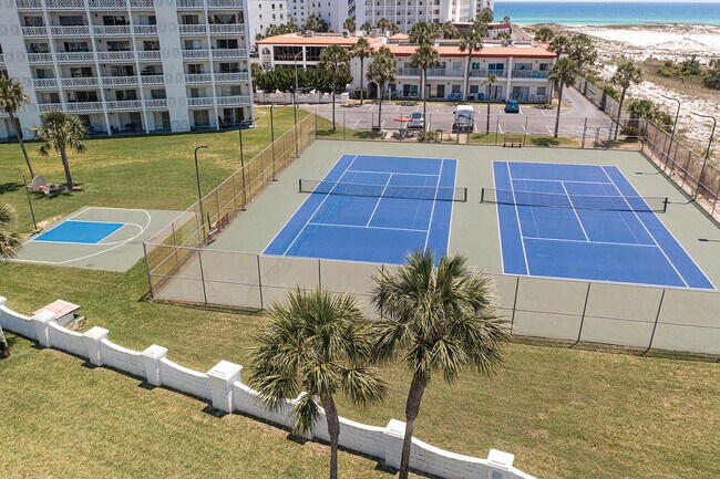 Building Photo - 909 Santa Rosa Blvd