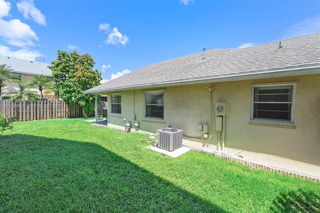 Building Photo - 12265 NW 32nd Manor