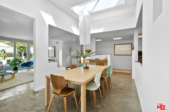 Building Photo - 18105 Sandy Cape Dr