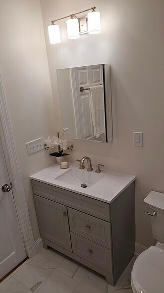 Building Photo - 100 Melvin Ave