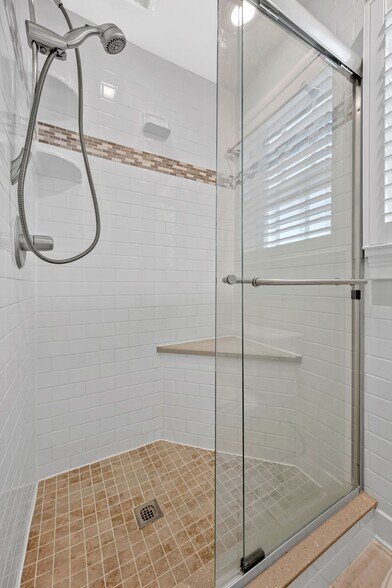 Building Photo - 5927 Old Harding Pike