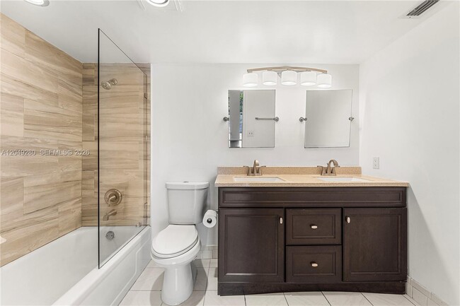 Building Photo - 4301 Martinique Cir