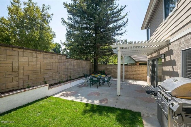 Building Photo - 5061 Blackpool Ave