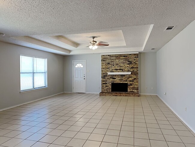 Building Photo - Newly Renovated Single Family Home | 2 BR/2BA | Covered Parking