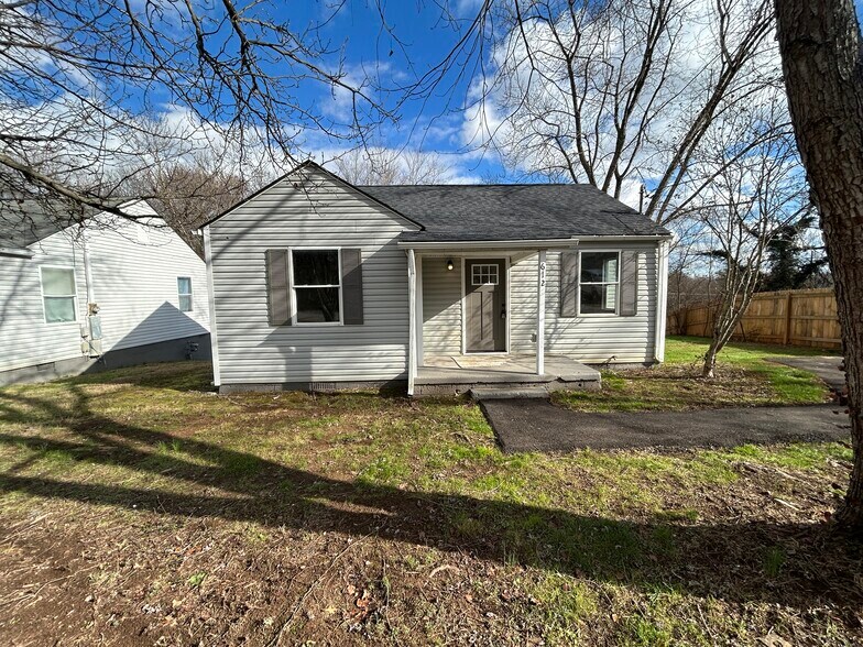 Primary Photo - 612 Hillview Rd