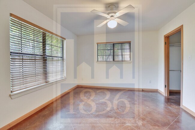 Building Photo - 2305 Balboa Rd