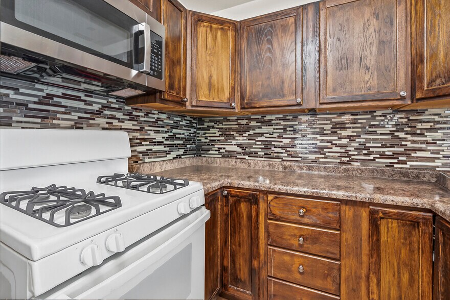 Building Photo - 1522 W 9th St