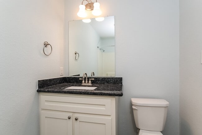 Building Photo - 1140 Glenda St