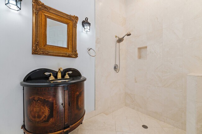 Building Photo - 702 Maritime Way