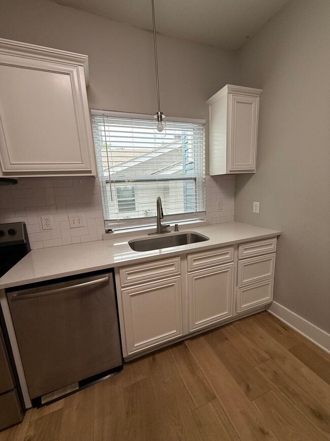 Building Photo - Remodeled Charmer in the Urban Core – Fres...
