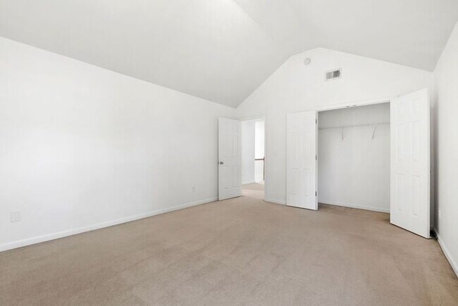 Building Photo - 1255 Wondering Way