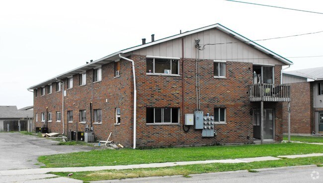 Building Photo - 405 Sycamore Rd