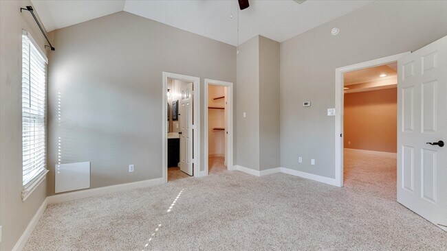 Building Photo - 15603 Twisting Springs Dr