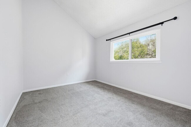 Building Photo - Premier Marina Cove end unit!!   Coastal Lifestyle at its BEST!!