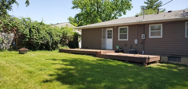 Building Photo - 1607 Highridge Dr
