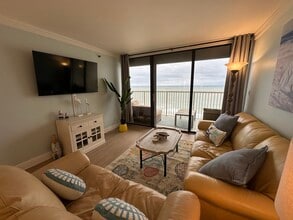 Building Photo - Pelican Watch